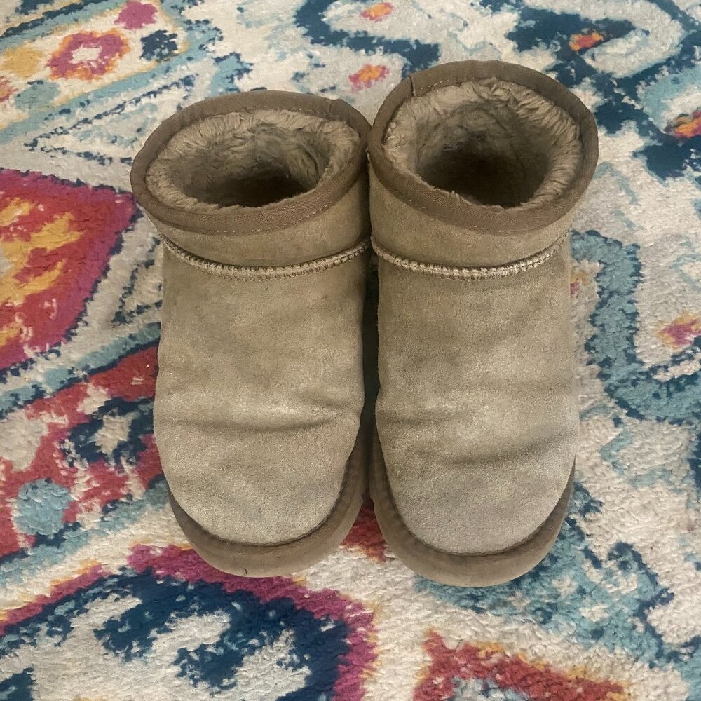 UGG AUSTRALIA Size 8 (39) F19010D CLASSIC Short Boot Bootie Suede